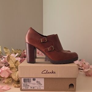 Clarks Women's Tan Leather Heeled Shoes